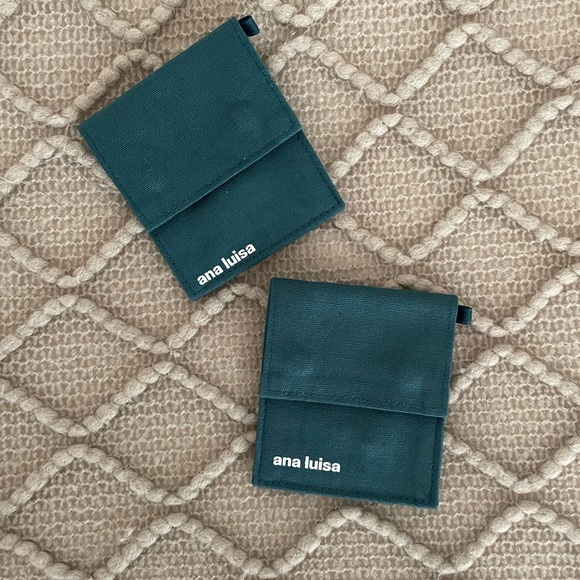 Ana Luisa | mini huggie hoops 14K gold 1.6mm - Picture 11 of 11